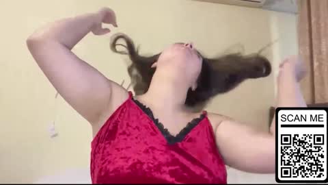 Mila online show from September 22, 2025, 6:04 am