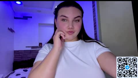 Snapshot of dreamyblushfairy chatting on May 14, 2026, 7:26 am Mila online show from May 14, 2026, 7:26 am