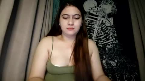 dreamycreamyst online show from March 5, 2025, 2:01 pm