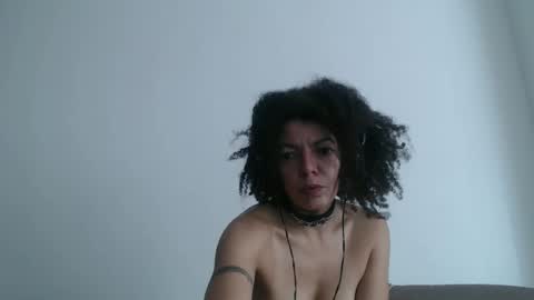 DreamyLatina online show from October 18, 2025, 3:57 pm