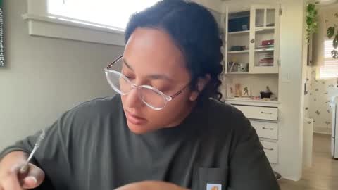 RIRI OR DREAMY online show from February 25, 2025, 6:53 pm