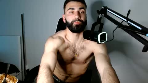 Snapshot of drewwho_ chatting on April 12, 2026, 10:59 pm drewwho_ online show from April 12, 2026, 10:59 pm