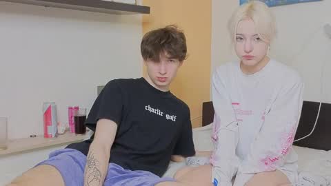 Mark online show from April 9, 2026, 11:43 pm