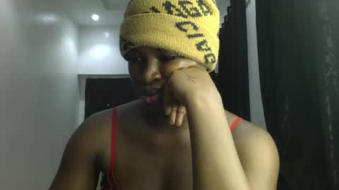 dripping_luna online show from January 3, 2025, 9:36 pm