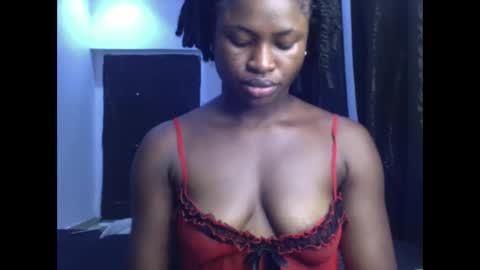 dripping_luna online show from February 7, 2025, 3:01 am