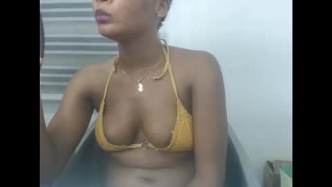 Snapshot of drippingnwet chatting on November 24, 2025, 10:53 pm drippingnwet online show from November 24, 2025, 10:53 pm