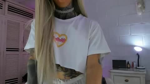 drippyorlove online show from November 19, 2025, 1:44 pm