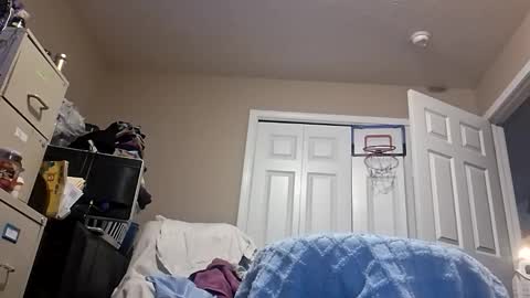 Snapshot of droc1824 chatting on October 23, 2025, 12:15 pm droc1824 online show from October 23, 2025, 12:15 pm