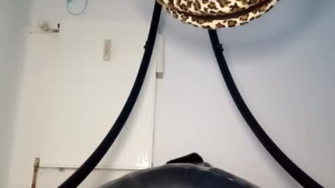 drolyts online show from April 18, 2026, 4:38 am