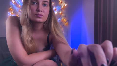 Snapshot of drug_feet chatting on December 2, 2024, 5:26 pm Mistress Lola Slavic witch online show from December 2, 2024, 5:26 pm