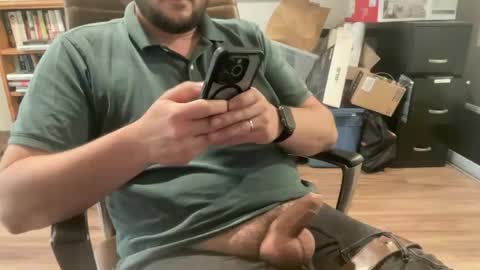 Snapshot of dubhut chatting on June 18, 2026, 5:28 pm dubhut online show from June 18, 2026, 5:28 pm