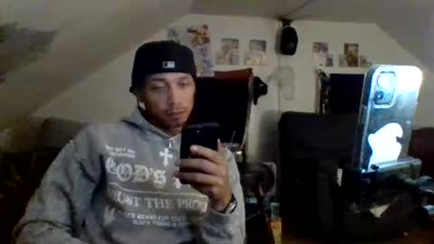 Snapshot of dubz07 chatting on July 18, 2026, 1:32 am dubz07 online show from July 18, 2026, 1:32 am