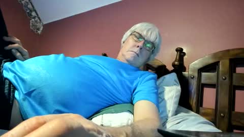 Snapshot of dug38 chatting on May 26, 2026, 2:07 am Doug online show from May 26, 2026, 2:07 am