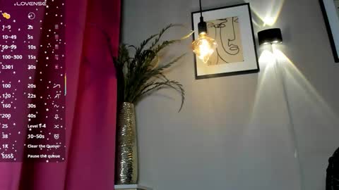 dulce__fiore07 online show from November 16, 2025, 12:22 pm