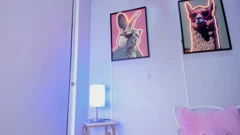 dulce__fiore07 online show from February 19, 2026, 12:12 pm