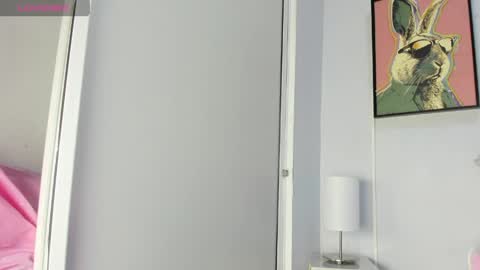 dulce__fiore07 online show from April 18, 2026, 12:31 pm