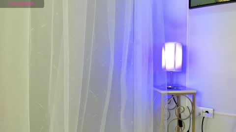 dulce__fiore07 online show from May 20, 2026, 12:00 pm