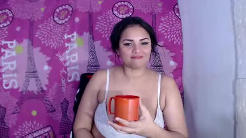 Snapshot of dulce_amor chatting on December 18, 2024, 6:53 am Dulce online show from December 18, 2024, 6:53 am