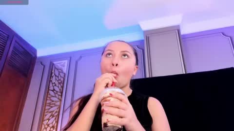 Dulce online show from April 18, 2026, 7:58 pm