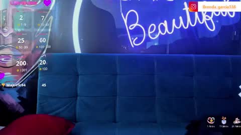 Snapshot of dulce_hiil_ chatting on January 5, 2025, 3:22 am Monday 5-2 am From Tuesday to Friday5-1 am Colombia time online show from January 5, 2025, 3:22 am