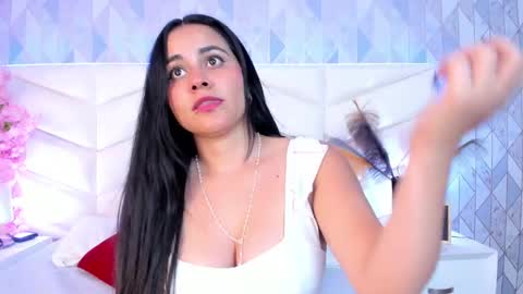 Snapshot of dulce_hiil_ chatting on February 10, 2025, 9:36 pm Monday 5-2 am From Tuesday to Friday5-1 am Colombia time online show from February 10, 2025, 9:36 pm