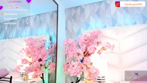 Snapshot of dulce_hiil_ chatting on February 23, 2025, 12:48 pm Monday 5-2 am From Tuesday to Friday5-1 am Colombia time online show from February 23, 2025, 12:48 pm