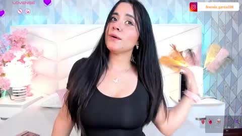 Snapshot of dulce_hiil_ chatting on February 24, 2025, 9:20 pm Monday 5-2 am From Tuesday to Friday5-1 am Colombia time online show from February 24, 2025, 9:20 pm