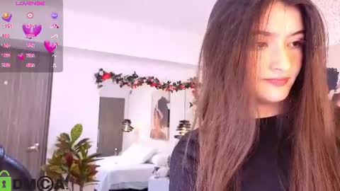 Snapshot of dulce_isabel_ chatting on June 17, 2026, 3:53 am dulce_isabel_ online show from June 17, 2026, 3:53 am