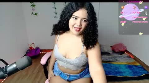 Snapshot of dulce_julieta_ chatting on February 4, 2025, 7:55 pm Dulce online show from February 4, 2025, 7:55 pm