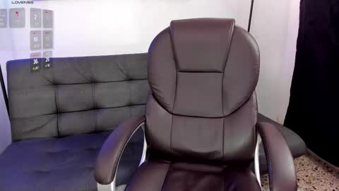 Kitty online show from November 5, 2025, 3:39 am