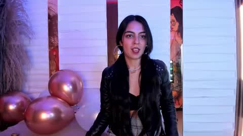 Snapshot of dulce_maaria1 chatting on November 22, 2025, 11:53 am DULCE MARIA online show from November 22, 2025, 11:53 am