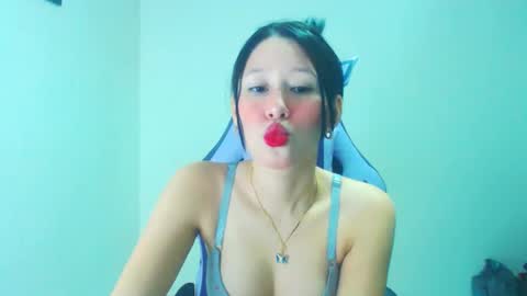 dulce_mauren online show from November 28, 2025, 6:38 am