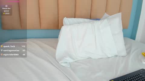 dulce_mg online show from October 7, 2025, 12:19 am