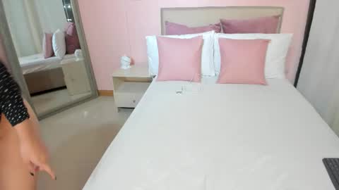 Dulce online show from December 1, 2025, 9:53 pm