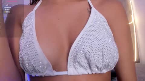 dulce_quintana online show from November 24, 2025, 12:16 pm