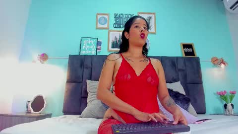 Snapshot of dulceaurora_ chatting on February 25, 2025, 2:47 am DULCE AURORA online show from February 25, 2025, 2:47 am