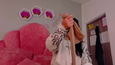 Snapshot of dulceaurora_ chatting on September 9, 2025, 12:10 am DULCE AURORA online show from September 9, 2025, 12:10 am