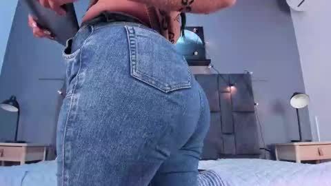 Snapshot of dulceaurora_ chatting on October 9, 2025, 3:04 am DULCE AURORA online show from October 9, 2025, 3:04 am