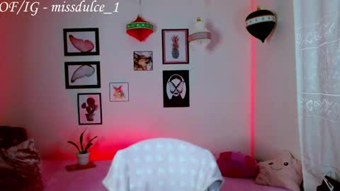 Snapshot of dulcemaria_alvarez22 chatting on December 19, 2025, 8:10 am Dulce online show from December 19, 2025, 8:10 am