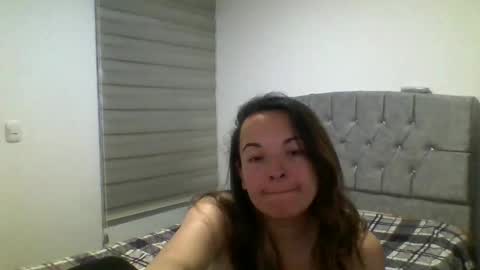 dulcesherpard online show from September 26, 2025, 2:37 am