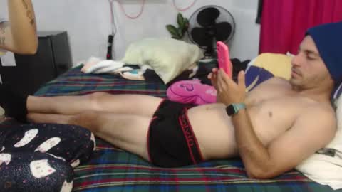 shany y alan online show from March 17, 2026, 1:43 am