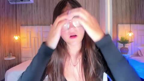 dulcevela online show from September 8, 2025, 10:42 pm