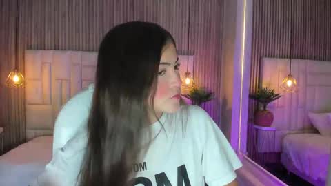 dulcevela online show from October 2, 2025, 10:39 pm