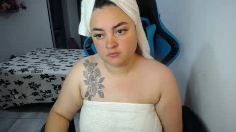 Nicole   online show from October 12, 2025, 7:29 am