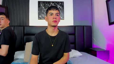 Snapshot of duolust chatting on September 16, 2025, 12:28 pm Thomas and Noah online show from September 16, 2025, 12:28 pm