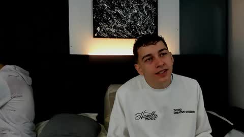 Snapshot of duolust chatting on October 10, 2025, 1:10 pm Thomas and Noah online show from October 10, 2025, 1:10 pm