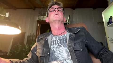 Snapshot of durakbrina chatting on October 21, 2025, 11:27 pm Durakbrina online show from October 21, 2025, 11:27 pm