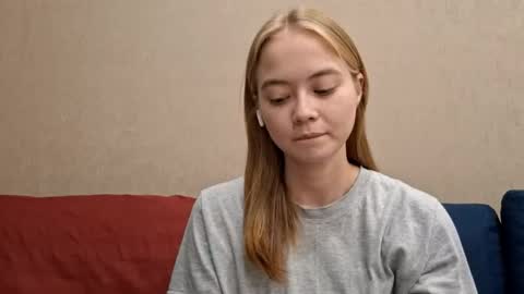 Alisa online show from September 18, 2025, 3:14 pm