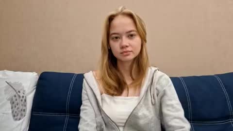 Alisa online show from October 7, 2025, 4:26 pm