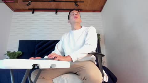 Dustin Sonne online show from March 4, 2025, 3:44 am